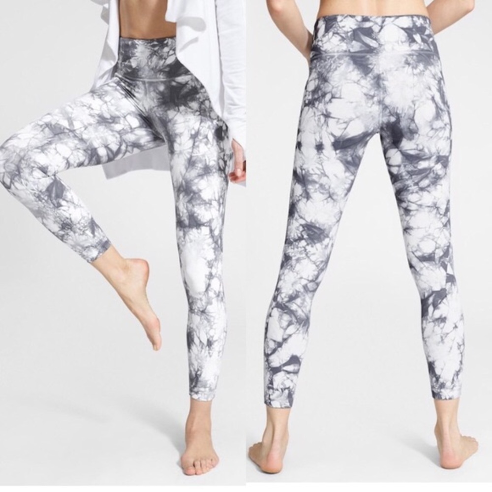 Athleta Tie Dye Salutation 7/8 Ankle Tight